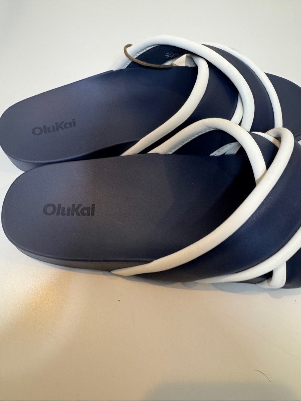 OluKai Ani Crisscross Straps Womens Sandals Slides Size 10 White Sand/White Sand - Picture 8 of 13